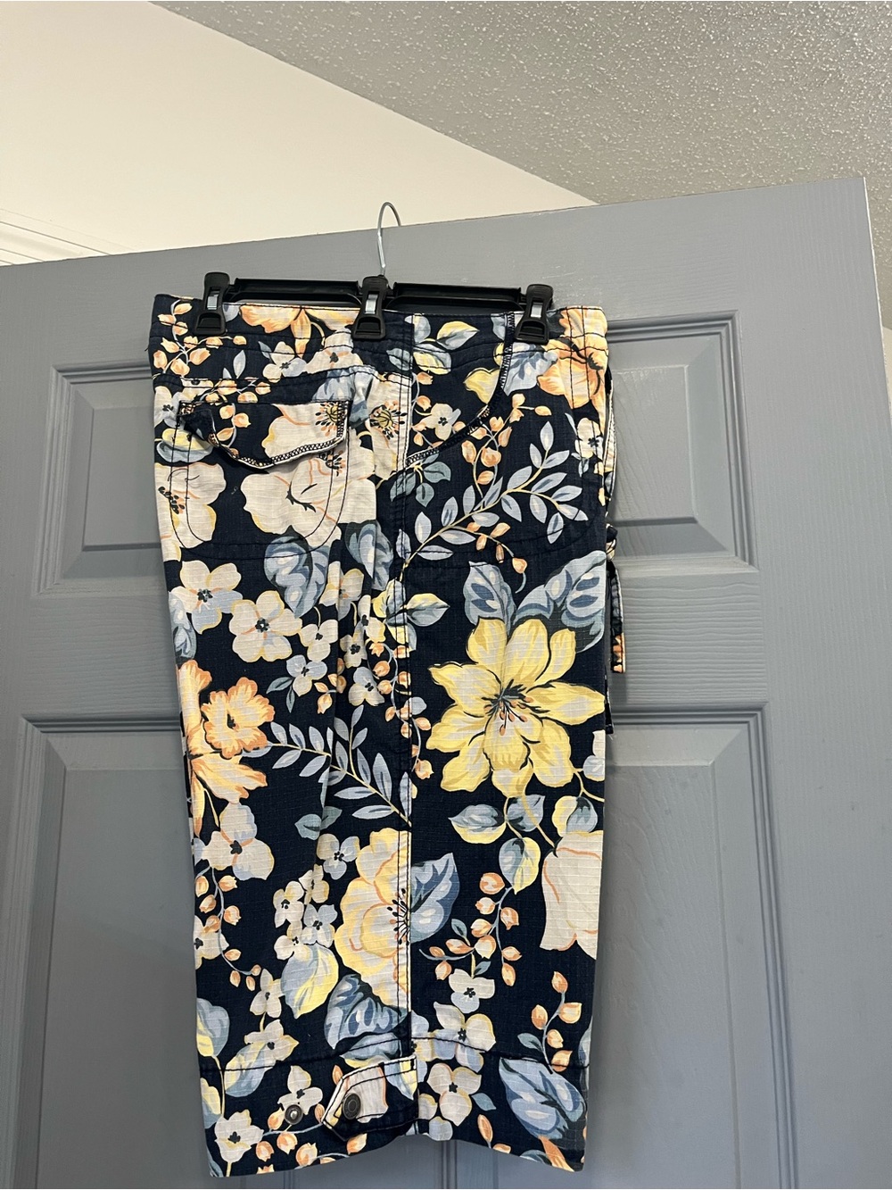 Floral Print bermuda shorts in Navy with Yellow & Cream Flowers